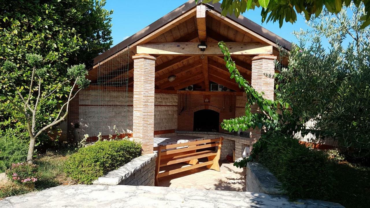 Villa Noela Пула Екстер'єр фото